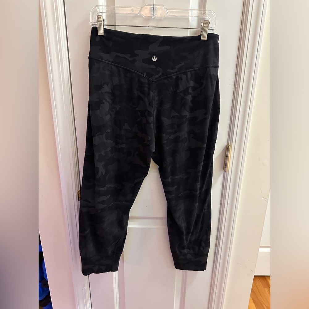 Lululemon black camo align joggers - Picture 2 of 3